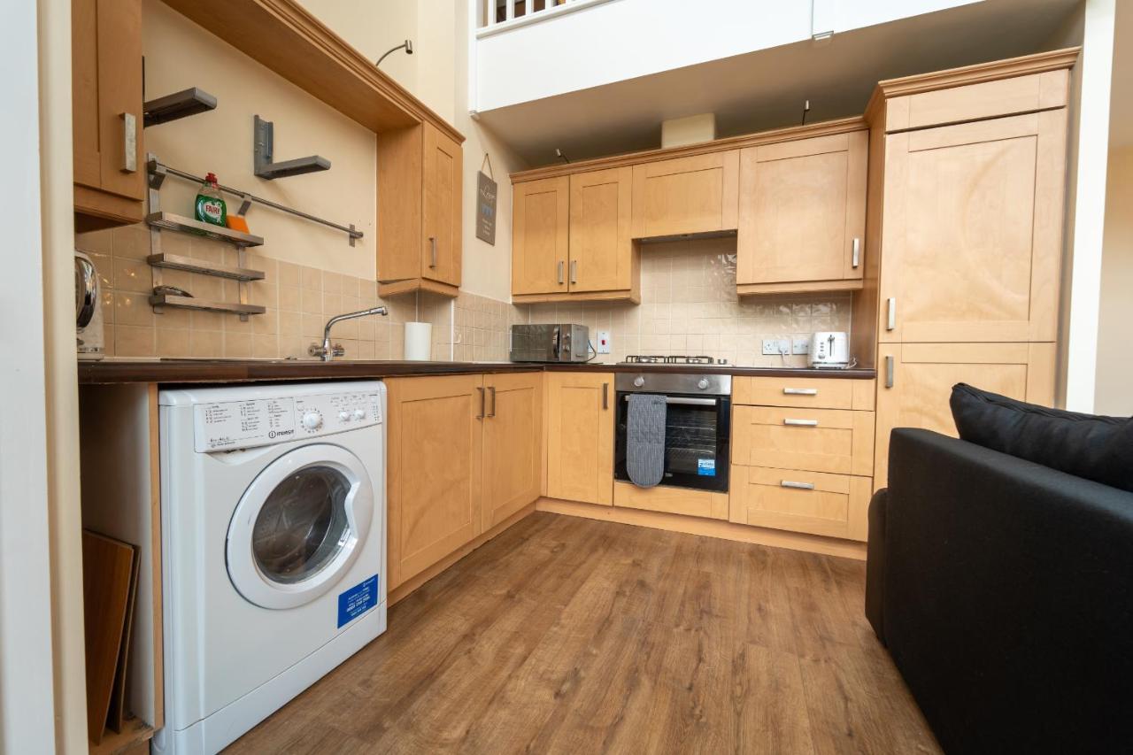 Luxury 2 Bed Apartment - Near Heathrow, Legoland, Windsor Slough Zewnętrze zdjęcie