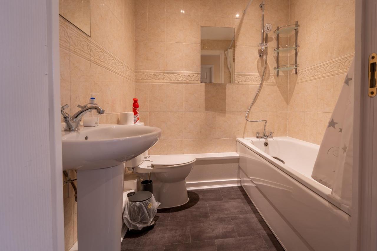 Luxury 2 Bed Apartment - Near Heathrow, Legoland, Windsor Slough Zewnętrze zdjęcie