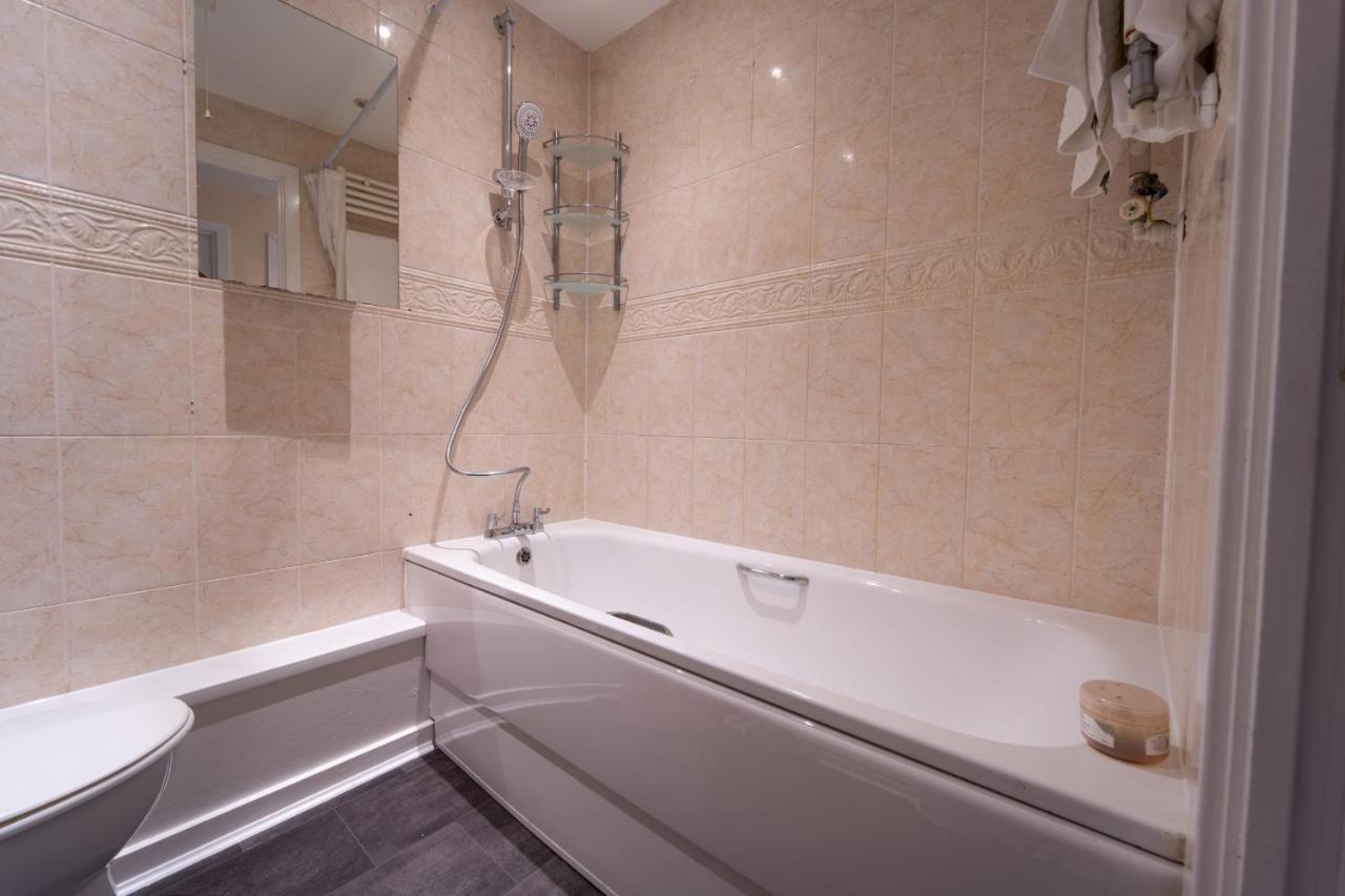 Luxury 2 Bed Apartment - Near Heathrow, Legoland, Windsor Slough Zewnętrze zdjęcie