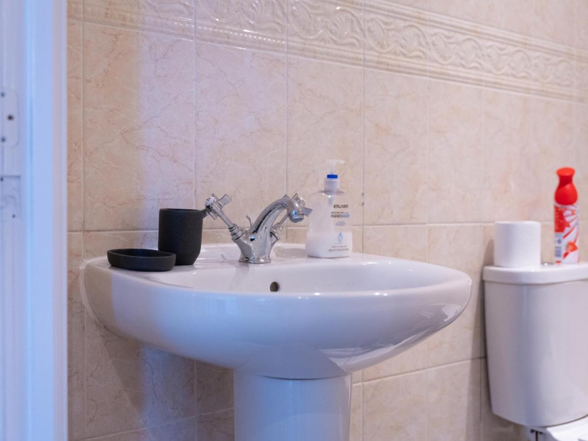 Luxury 2 Bed Apartment - Near Heathrow, Legoland, Windsor Slough Zewnętrze zdjęcie