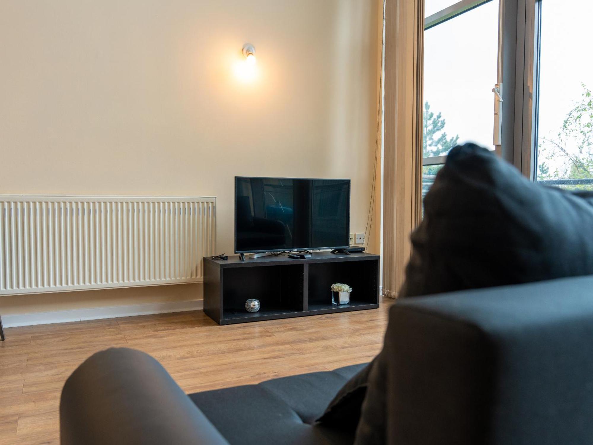 Luxury 2 Bed Apartment - Near Heathrow, Legoland, Windsor Slough Zewnętrze zdjęcie