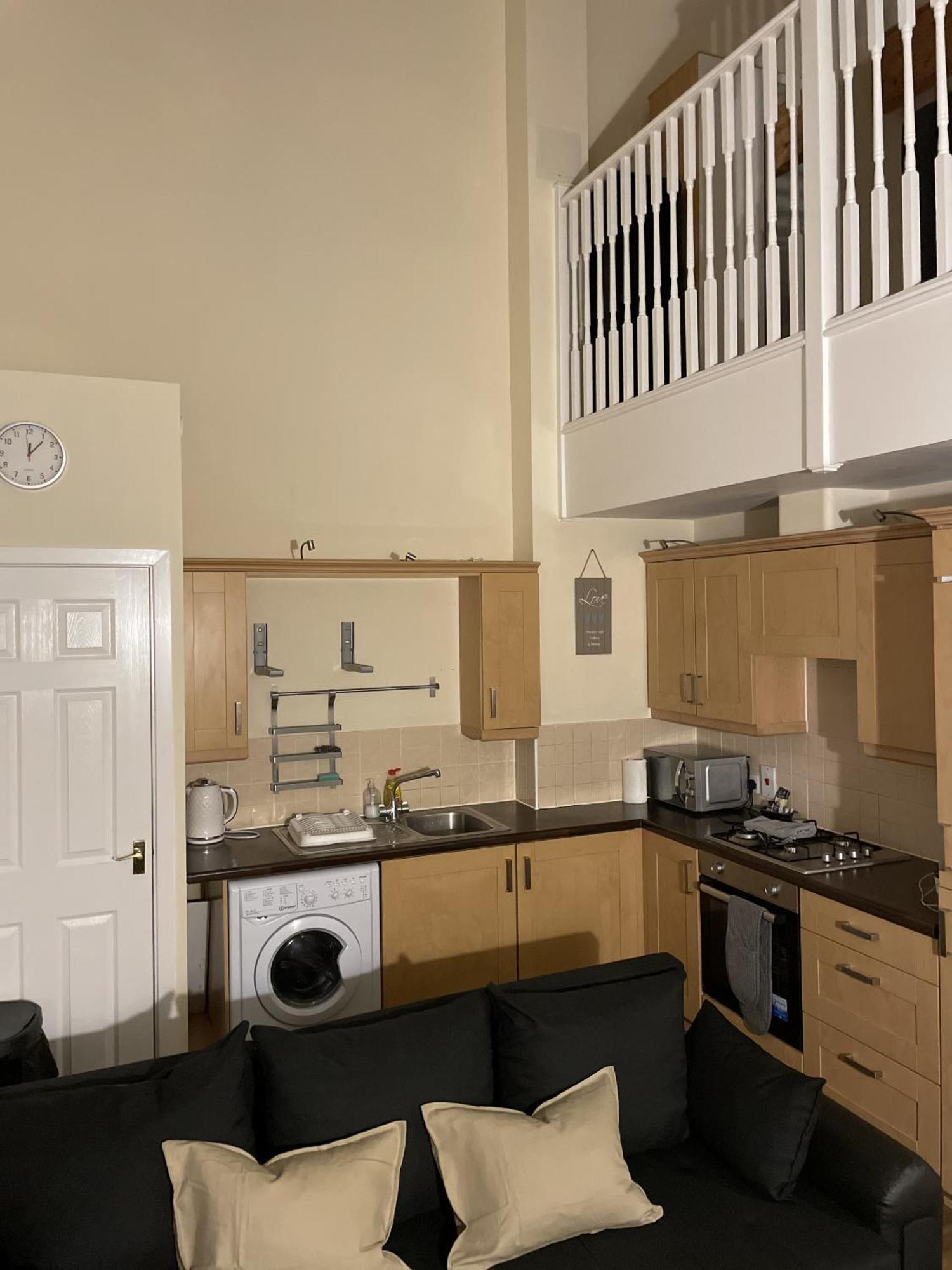 Luxury 2 Bed Apartment - Near Heathrow, Legoland, Windsor Slough Zewnętrze zdjęcie
